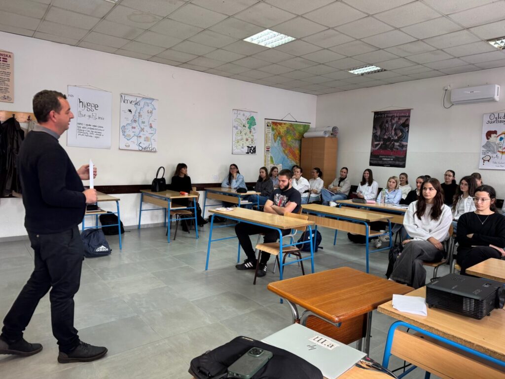 Predavanje “Između slobode i manipulacije”